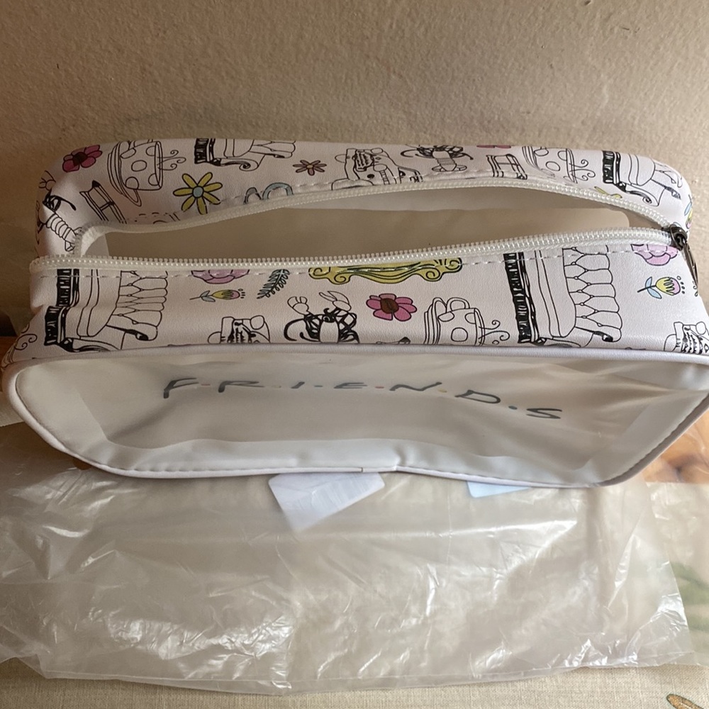NEW 🦞Friends make up/ toiletry bag